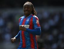 Ebereči Eze u dresu Kristal Palasa