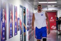 Zagrevanje pred utakmicu Srbija Slovenija (2).jpg