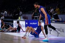 Zagrevanje pred utakmicu Srbija Slovenija (4).jpg