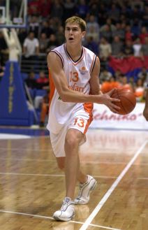 Darko Miličić u akciji na utakmici Hemofarma