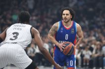 Šejn Larkin (2).jpg