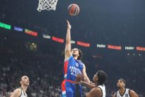 Šejn Larkin (3).jpg