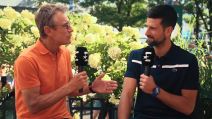 Mats Vilander i Novak Đoković razgovaraju na US Openu.