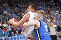 Nikola Jokić pivotira protiv Estonije