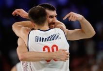 Ognjen Dobrić i Aleksa Avramović pozdrav na terenu