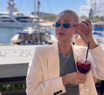 Dejan Matić ljubio pevačicu iz Zvezda Granda