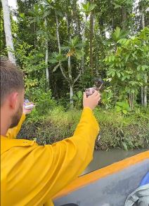 influenser prišao kanibalima (4).jpg