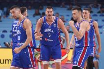 Košarkaši Srbije sa Jokićem na Eurobasketu.