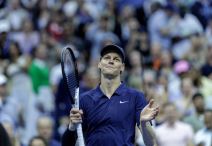 Italijanski teniser Janik Siner slavi pobedu na US openu.