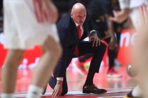 Saša Obradović ljubi grb Crvene zvezde