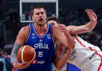 Nikola Jokić i Alperen Šengun u duelu.