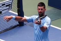Novak Đoković svira violinu na US Openu