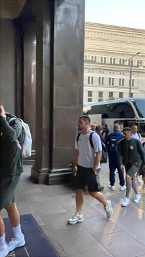 Fudbaleri Srbije stigli u Rigu (4).jpg