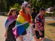 Parada ponosa 2025 - park Manjez okupljanje pred pocetak setnje (2).jpeg