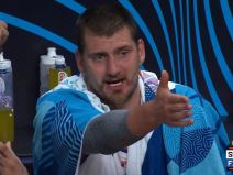 Nikola Jokić viče na klupi reprezentacije Srbije.