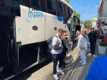 Marko Gudurić se grli sa turskom navijačicom (3).jpg