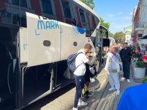 Marko Gudurić se grli sa turskom navijačicom (4).jpg