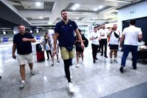 Nikola Jokić i Edin Avdić na aerodromu u Beogradu