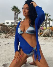 Nela Bijanić u kupaćem