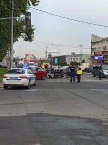 Težak udes ispred Tc Big na Karaburmi (1).jpg