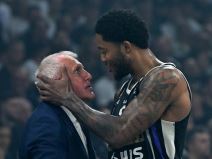 Željko Obradović i Tajrik Džouns na meču Partizana.