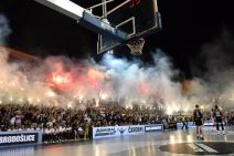 Bakljada Grobara na Partizan PAOK