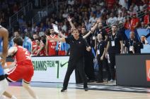 Ergin Ataman na utakmici polufinala Eurobasketa između Turske i Grčke