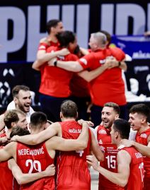 Slavlje odbojkaša Srbije protiv Brazila
