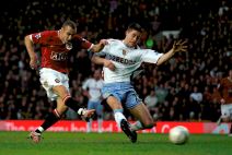 Henrik Larson daje gol za Mančester junajted