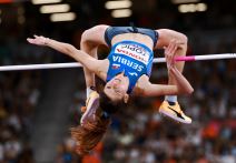 Angelina Topić preskače letvicu na 197 u finalu Svetskog prvenstva