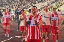 Nemanja Radonjić slavi pobedu u derbiju protiv Partizana.