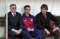 Trener Zoran Filipović, pomoćnik Miodrag Krivokapić i sportski direktor Dušan Savić na meču Crvene zvezde.