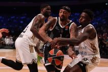 Karlik Džouns na meču Partizan Dubai