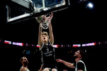 Mika Murinen zakucava u ABA ligi na meču Partizan - Krka