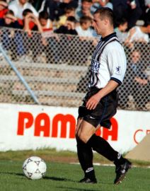 Igor Duljaj vodi loptu na meču Partizana