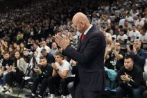 Saša Obradović odpozdravlja publiku u Beogradskoj areni