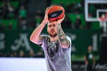 Donatas Motiejunas šutira