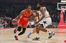 Tajson Karter košarkaš Crvene zvezde na meču protiv Armanija