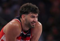 Tristan Vukčević na meču Vašingtona i Njujork Niksa