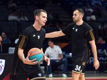 Nemanja Dangubić i Kenan Kamenjaš, košarkaši KK Dubai.