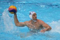 Andrija Prlainović se priprema za šut na gol Hrvatske