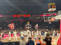 Izlazak igrača Zvezde i Reala na teren u Areni (3).jpg