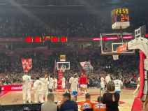 Izlazak igrača Zvezde i Reala na teren u Areni (4).jpg