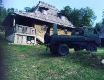 Vuk Kostić pokazao vikendicu na Mokroj Gori 3.jpg