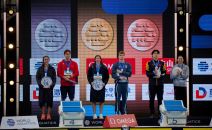 Kejt Daglas na pobedničkom postolju