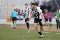 Krilni napadač Partizana Matija Ninić.