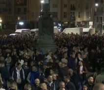 Skup ispred Skupštine (2).jpg