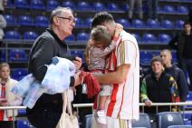 Nikola Kalinić grli ćerku (2).jpg