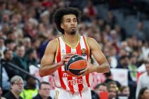 Džordan Nvora u dresu Crvene zvezde.