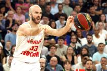 Nik Kalates u dresu Monaka.